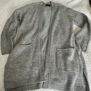 Abercrombie and Fitch EUC super warm sweater size medium